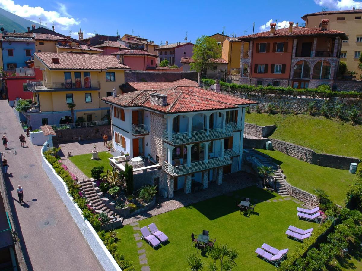 La Madrugada Aparthotel Malcesine Exterior photo